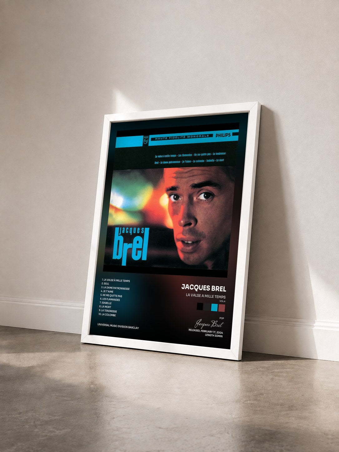 #blanc Tableau de l'album La Valse A Mille Temps (Vol.4) de Jacques Brel vu de trois quarts, cadre blanc