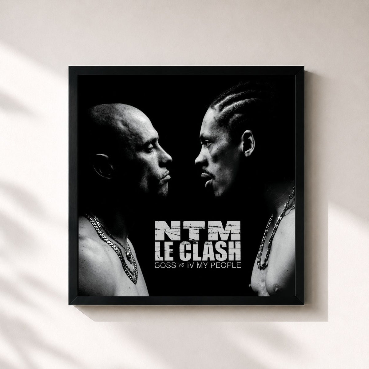 #noir Le Clash (B.O.S.S. vs. IV My People) di Suprême NTM in stampa quadrata incorniciata, cornice nera 32x32 cm