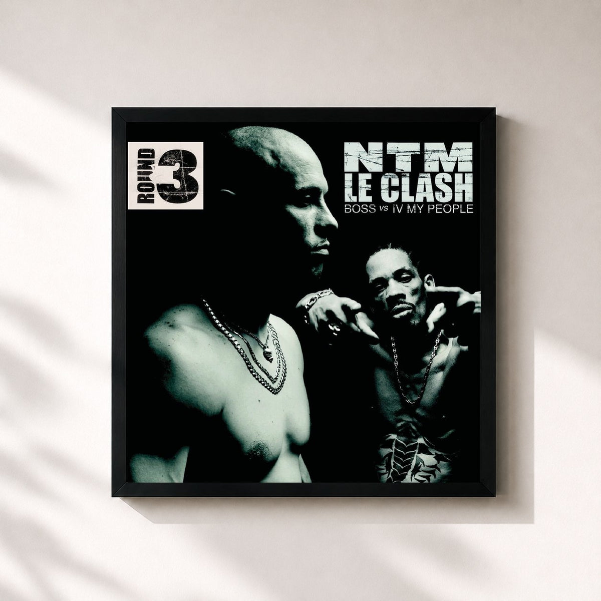 #noir Le Clash - Round 3 (B.O.S.S. vs. IV My People) di Suprême NTM in stampa quadrata incorniciata, cornice nera 32x32 cm