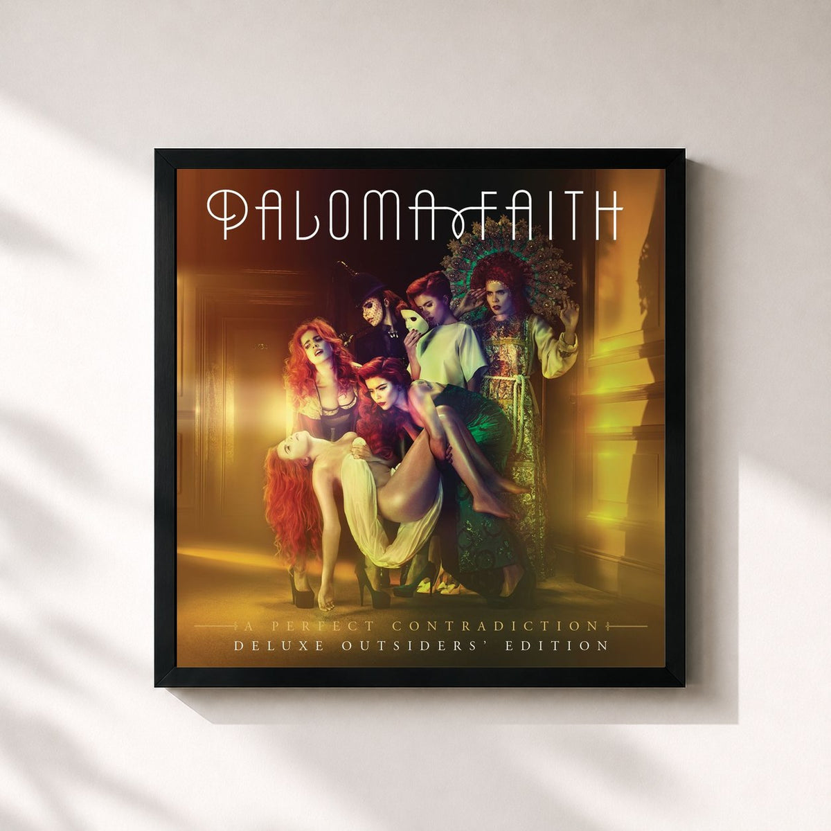 #noir Tableau carré de l'album A Perfect Contradiction (Outsiders' Expanded Edition) de Paloma Faith, cadre noir 32x32 cm