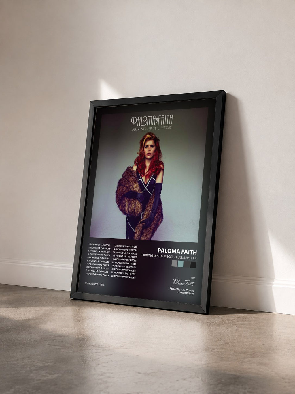 #noir Tableau de l'album Picking Up the Pieces - Full Remix EP de Paloma Faith vu de trois quarts, cadre noir