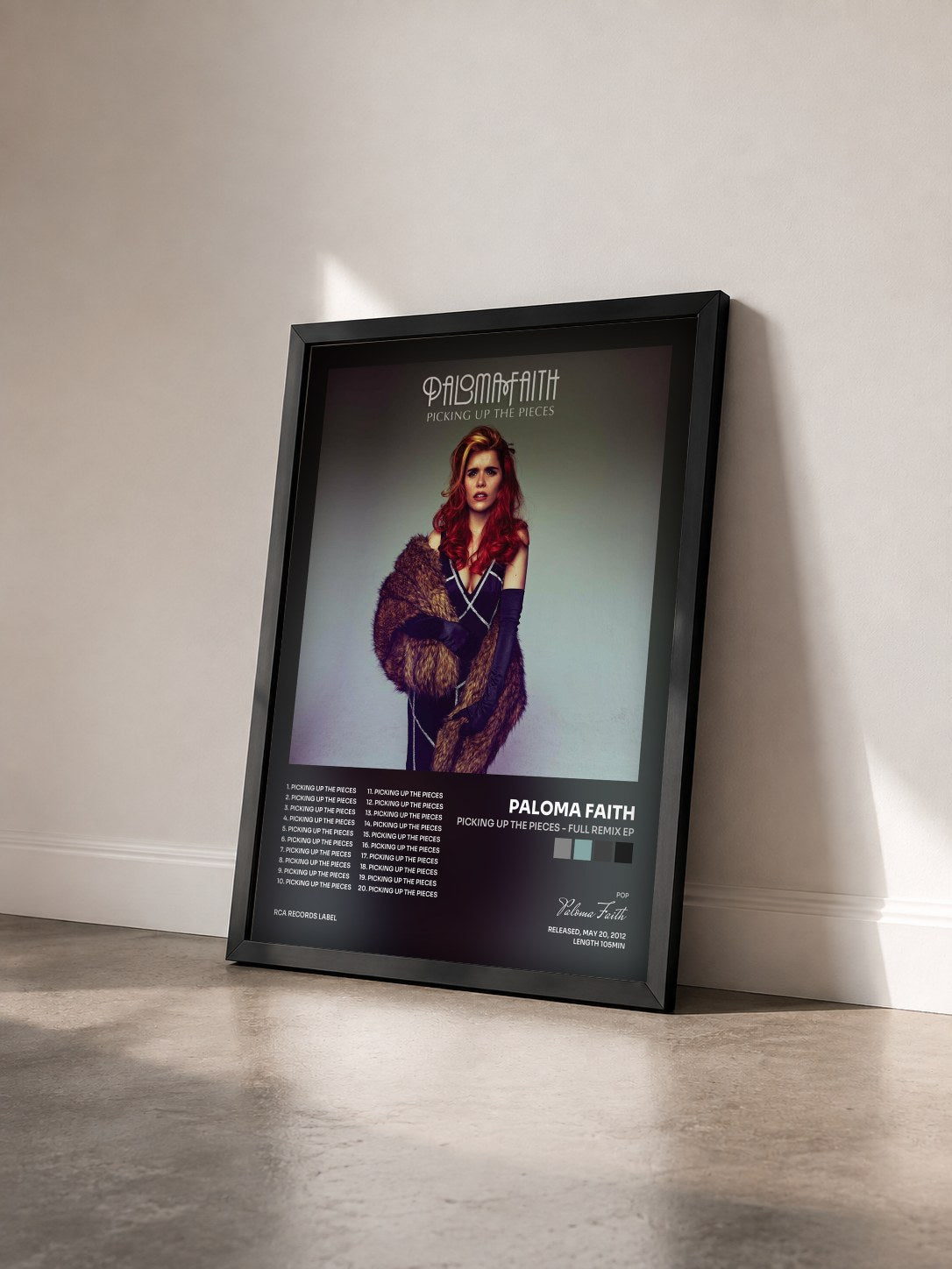 #noir Tableau de l'album Picking Up the Pieces - Full Remix EP de Paloma Faith vu de trois quarts, cadre noir