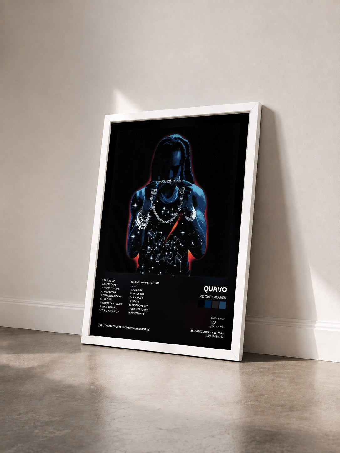 #blanc Rocket Power von Quavo als gerahmter Kunstdruck von schräg gesehen, weißer Rahmen