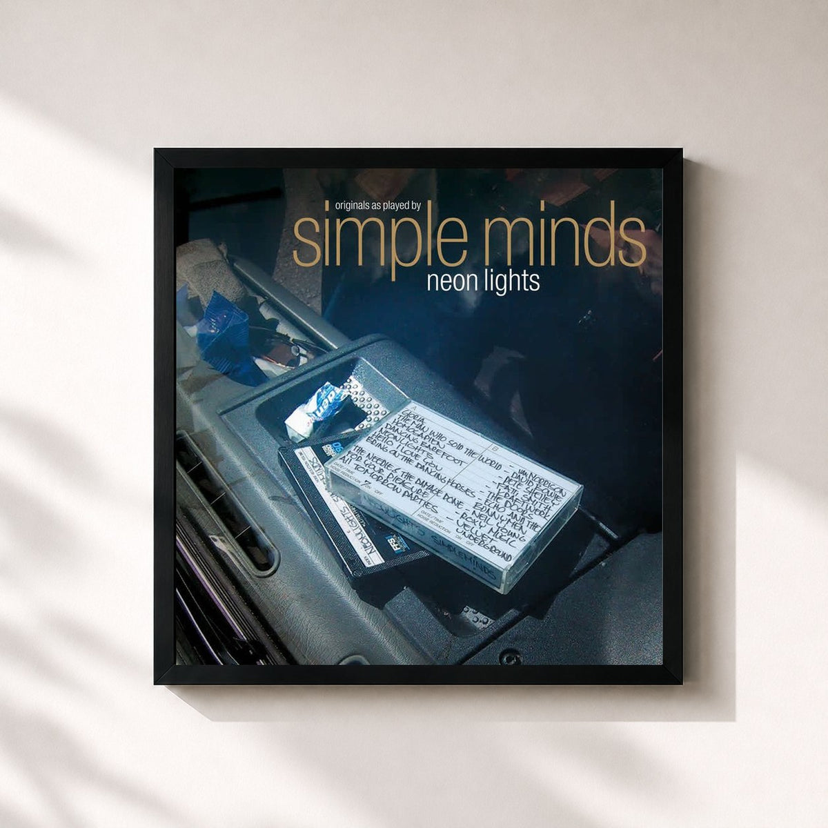 #noir Neon Lights (Deluxe Edition) de Simple Minds en lámina cuadrada enmarcada, marco negro de 32x32 cm