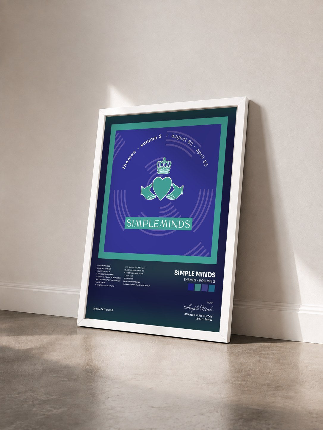 #blanc Themes - Volume 2 di Simple Minds in stampa incorniciata vista di tre quarti, cornice bianca