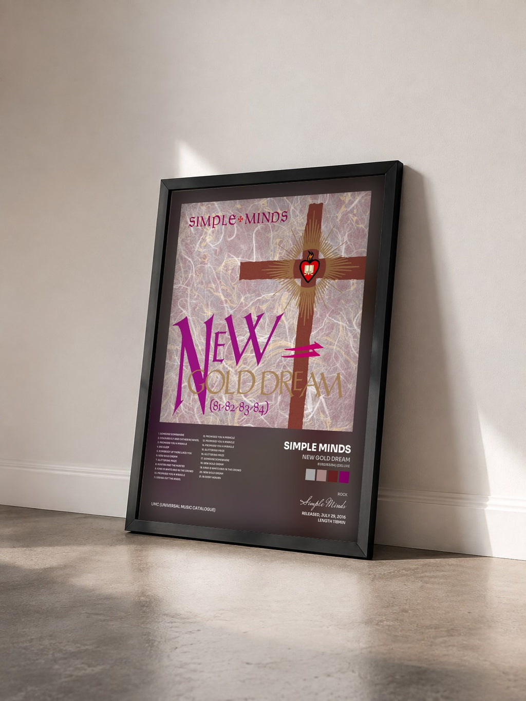 #noir Tableau de l'album New Gold Dream (81/82/83/84) (Deluxe) de Simple Minds vu de trois quarts, cadre noir