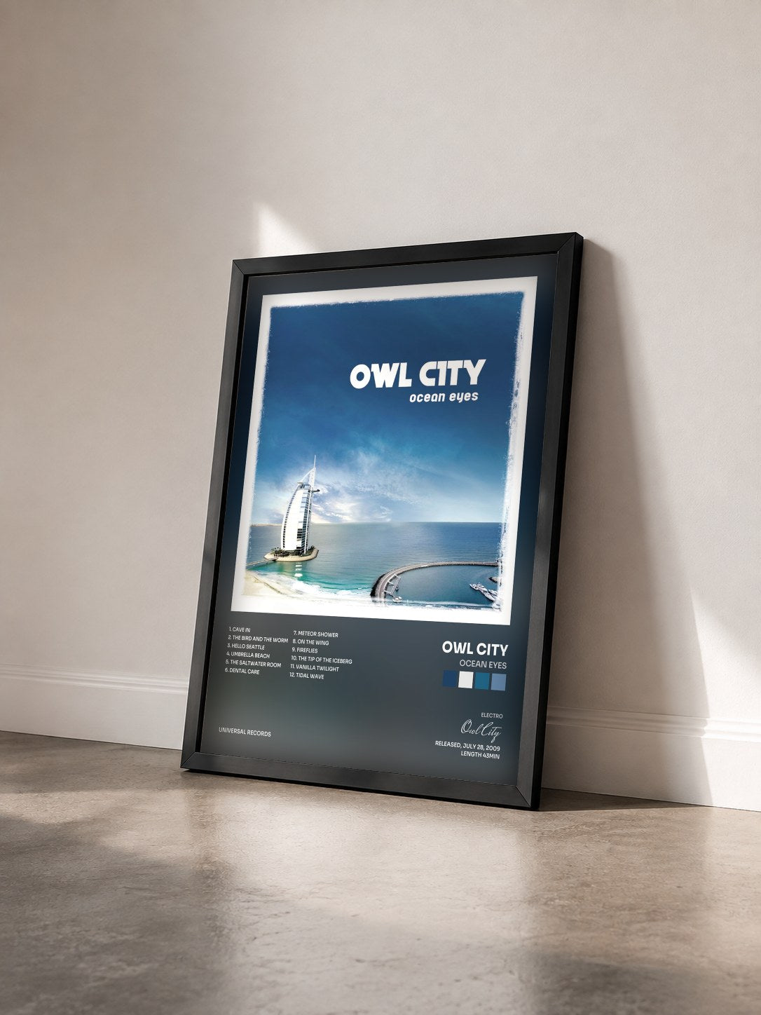 #noir Tableau de l'album Ocean Eyes de Owl City vu de trois quarts, cadre noir
