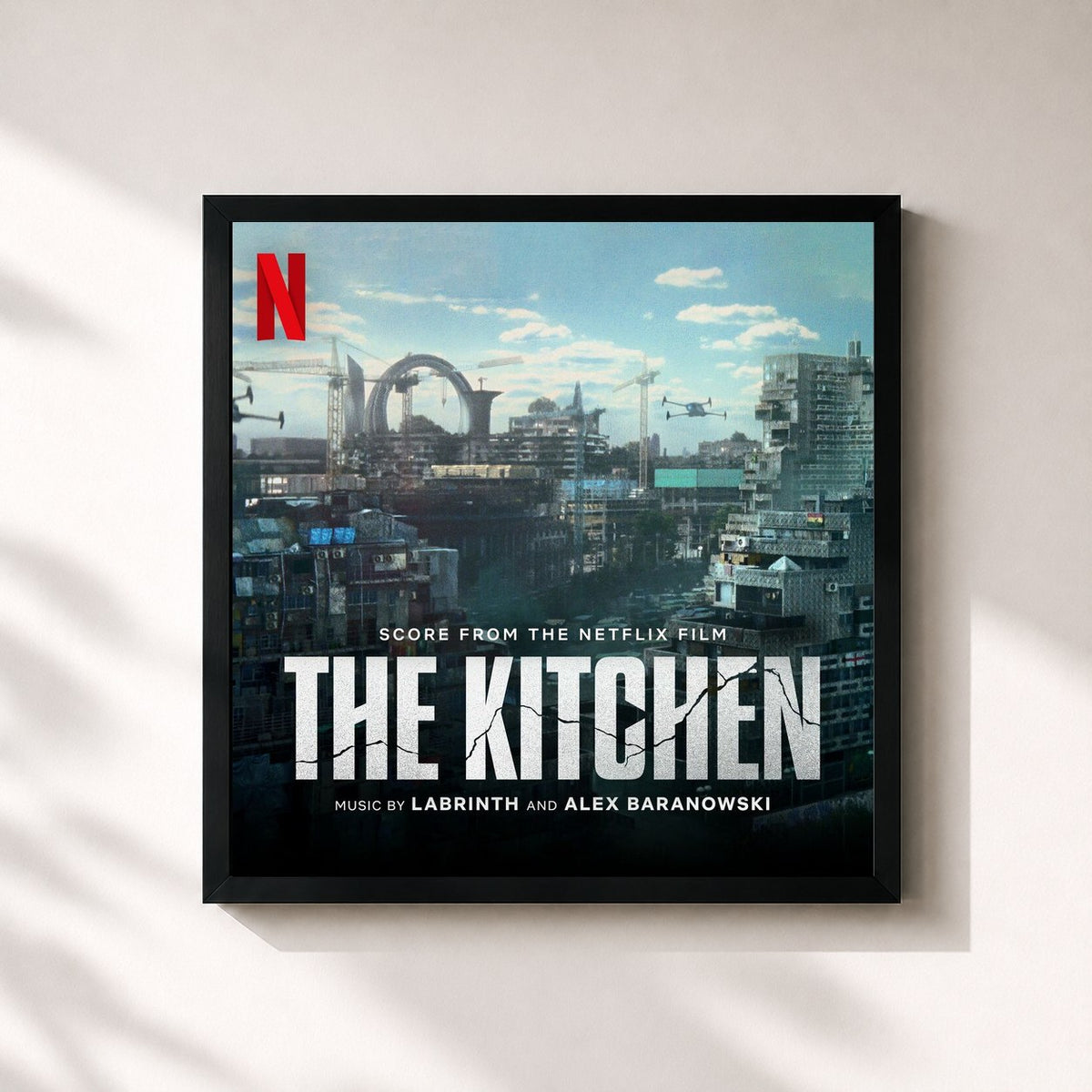 #noir Tableau carré de l'album The Kitchen (Score from the Netflix Film) de Labrinth, cadre noir 32x32 cm