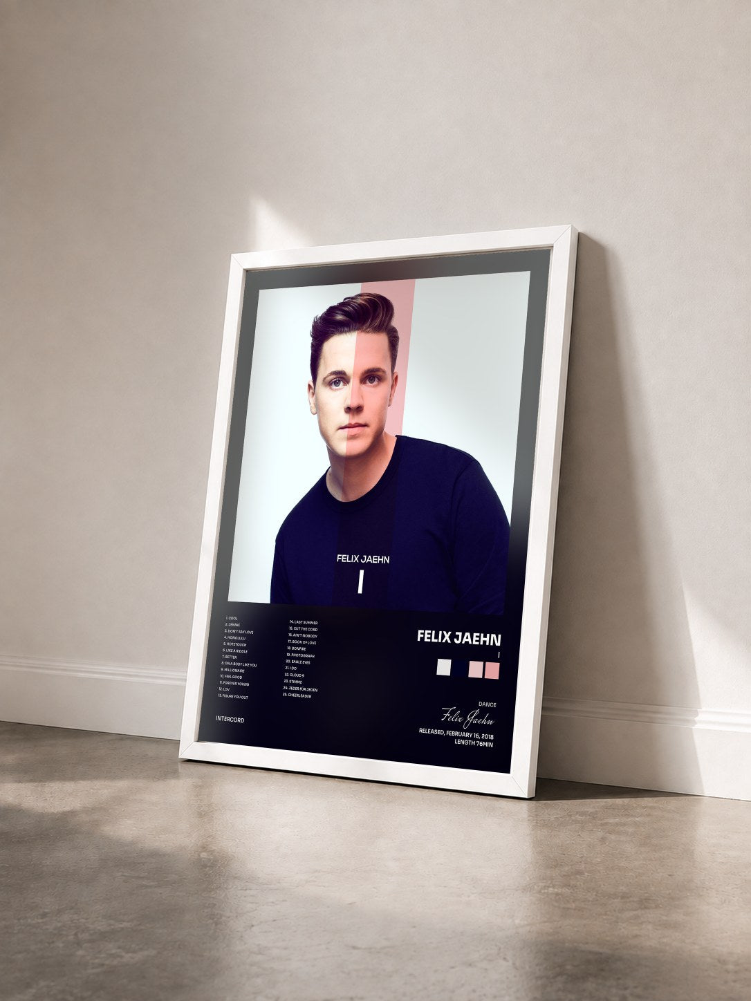 #blanc Tableau de l'album I de Felix Jaehn vu de trois quarts, cadre blanc