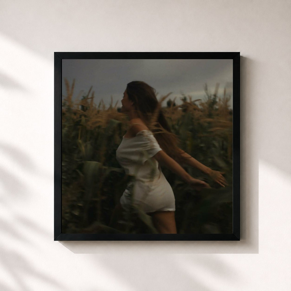 #noir Tableau carré de l'album Silence Between Songs de Madison Beer, cadre noir 32x32 cm