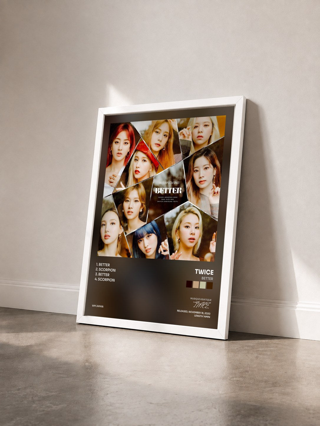 #blanc Tableau de l'album BETTER de TWICE vu de trois quarts, cadre blanc