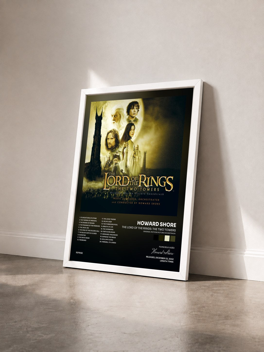#blanc Tableau de l'album The Lord of the Rings: The Two Towers (Original Motion Picture Soundtrack) de Howard Shore vu de trois quarts, cadre blanc