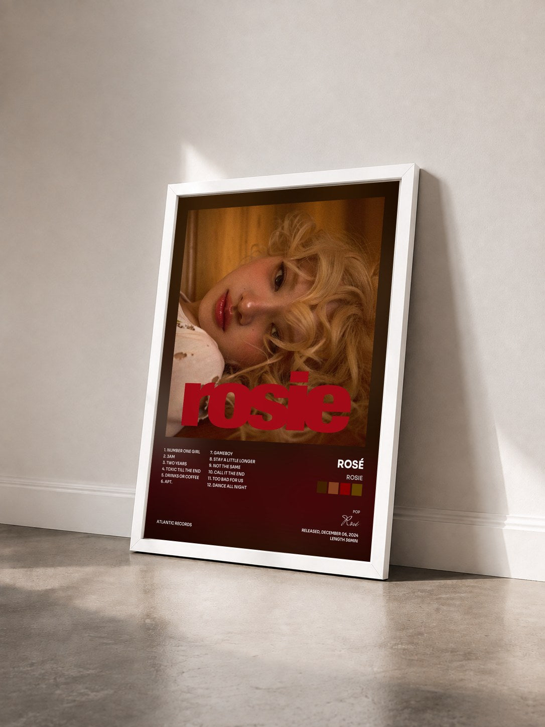 #blanc Tableau de l'album rosie de Rosé vu de trois quarts, cadre blanc
