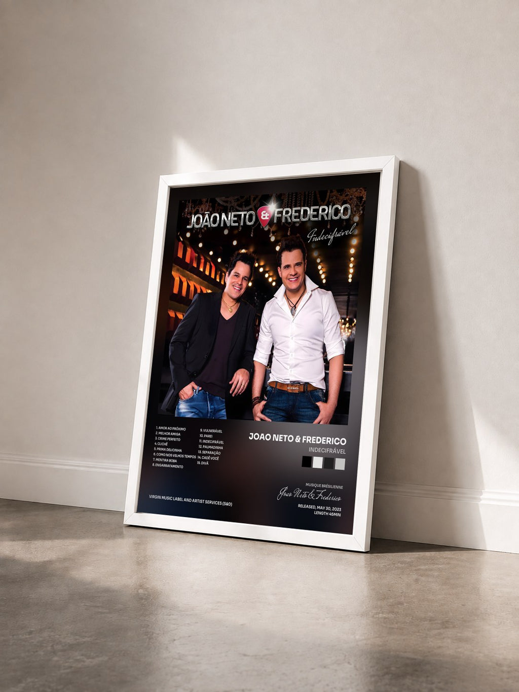 #blanc Tableau de l'album Indecifrável de Joao Neto & Frederico vu de trois quarts, cadre blanc