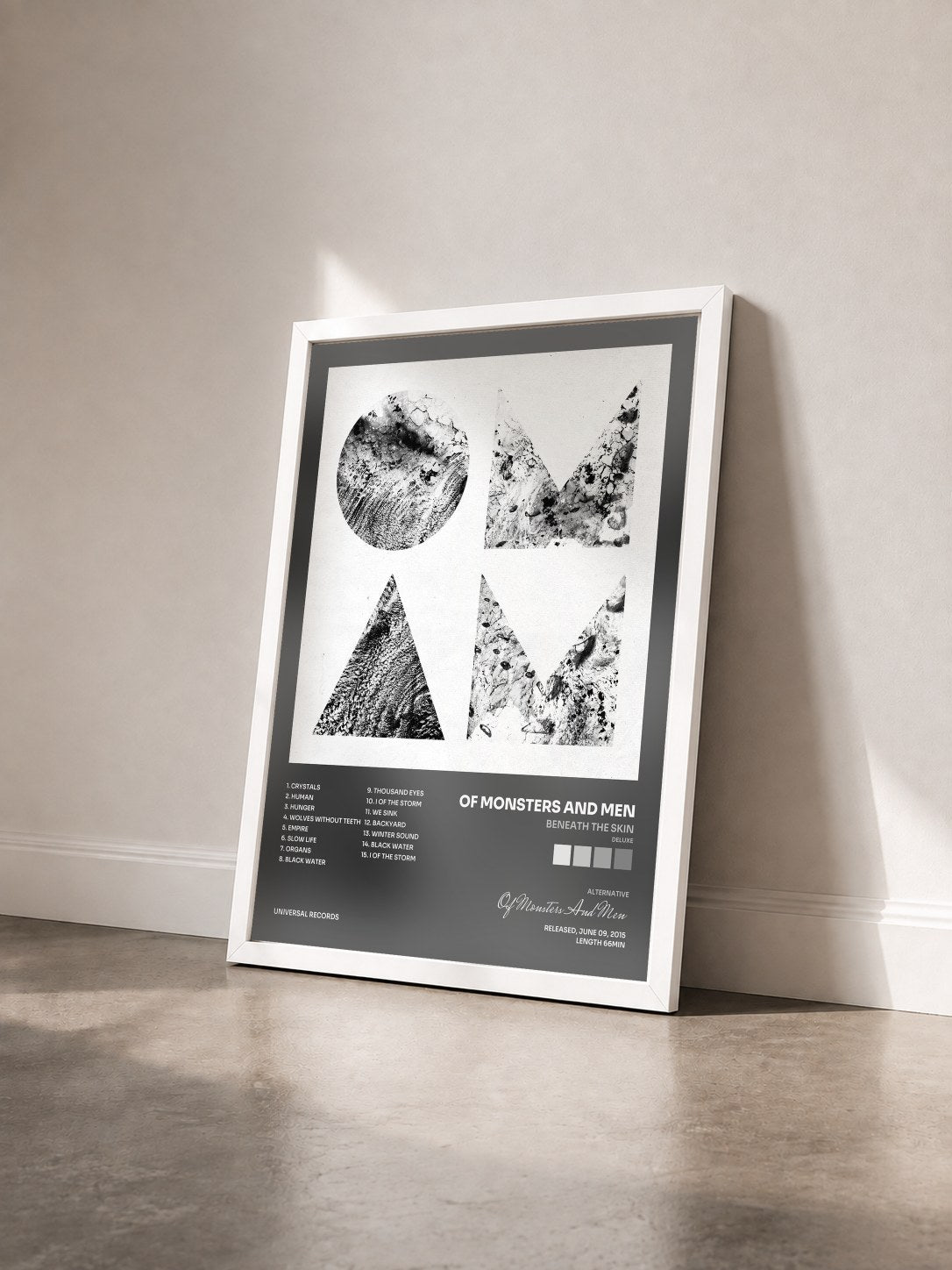 #blanc Tableau de l'album Beneath The Skin (Deluxe) de Of Monsters And Men vu de trois quarts, cadre blanc