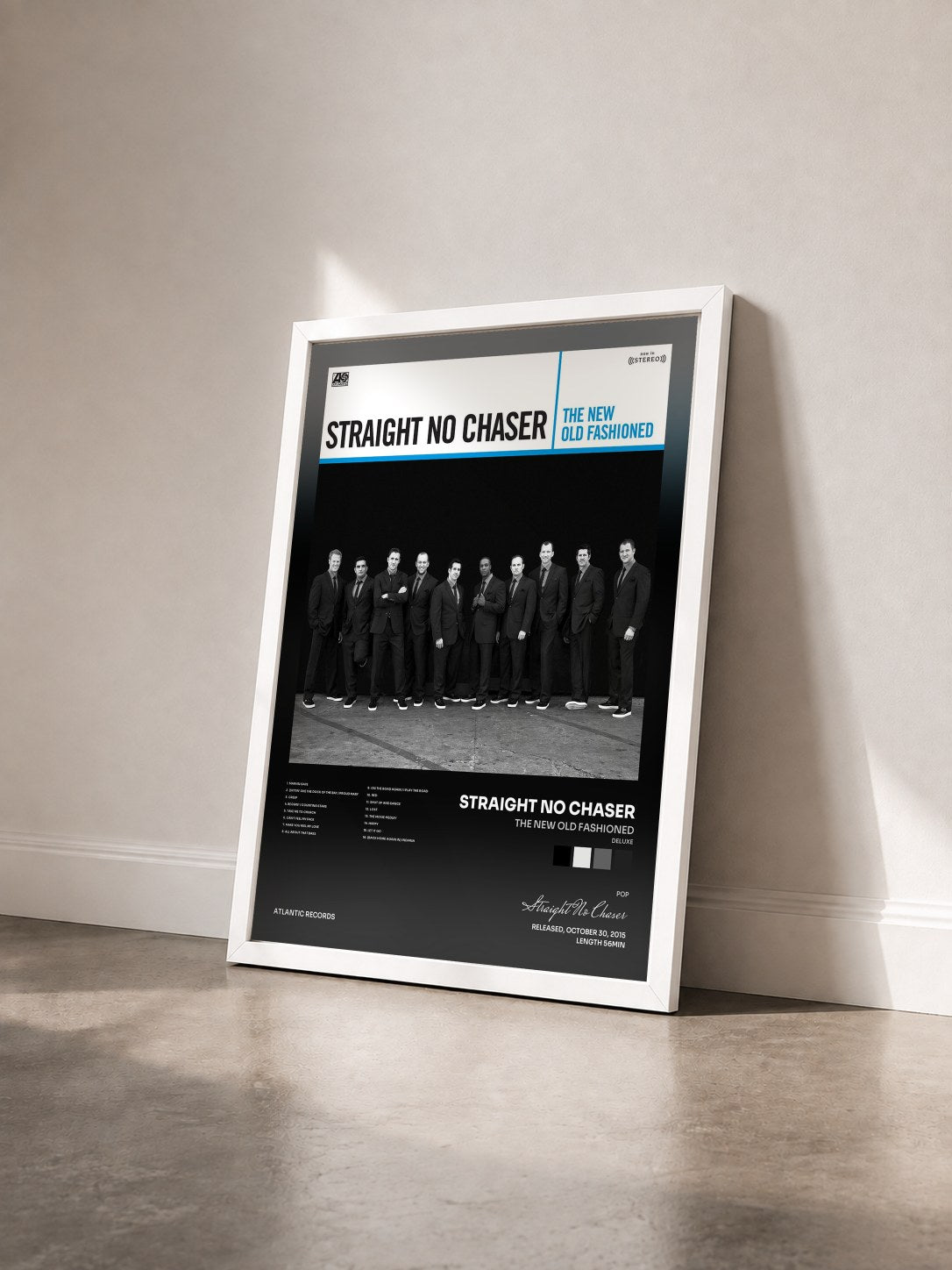 #blanc Tableau de l'album The New Old Fashioned (Deluxe) de Straight No Chaser vu de trois quarts, cadre blanc