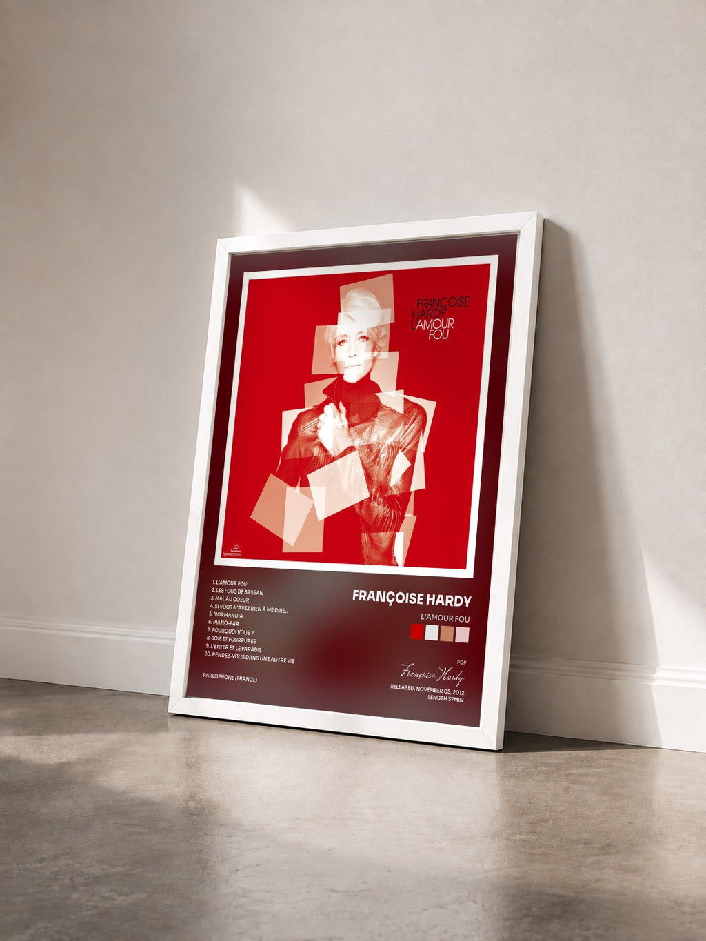 #blanc Tableau de l'album L'amour fou de Françoise Hardy vu de trois quarts, cadre blanc