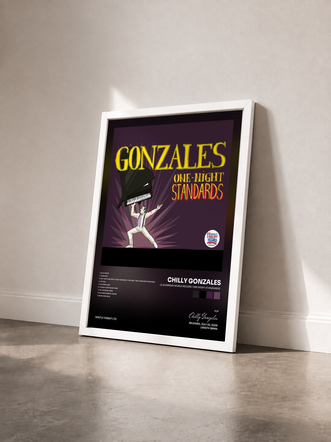 #blanc Tableau de l'album Le Guinness World Record 'One Night Standards' de Chilly Gonzales vu de trois quarts, cadre blanc
