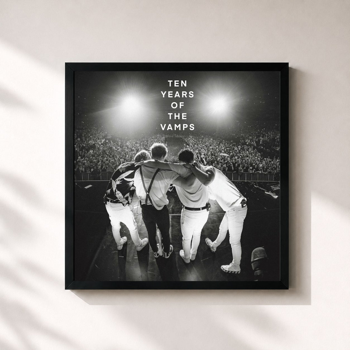 #noir Tableau carré de l'album 10 Years Of The Vamps de The Vamps, cadre noir 32x32 cm