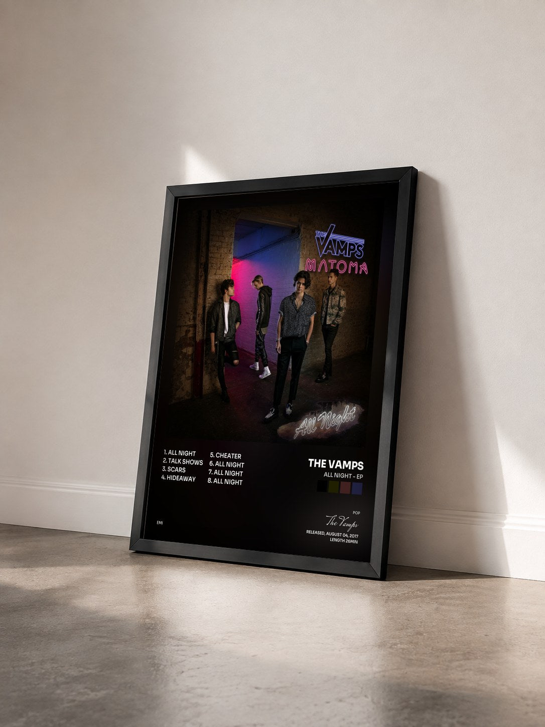 #noir Tableau de l'album All Night - EP de The Vamps vu de trois quarts, cadre noir