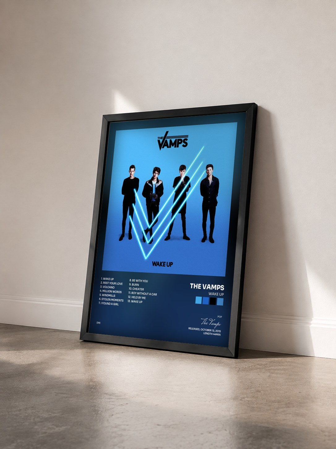 #noir Tableau de l'album Wake Up de The Vamps vu de trois quarts, cadre noir