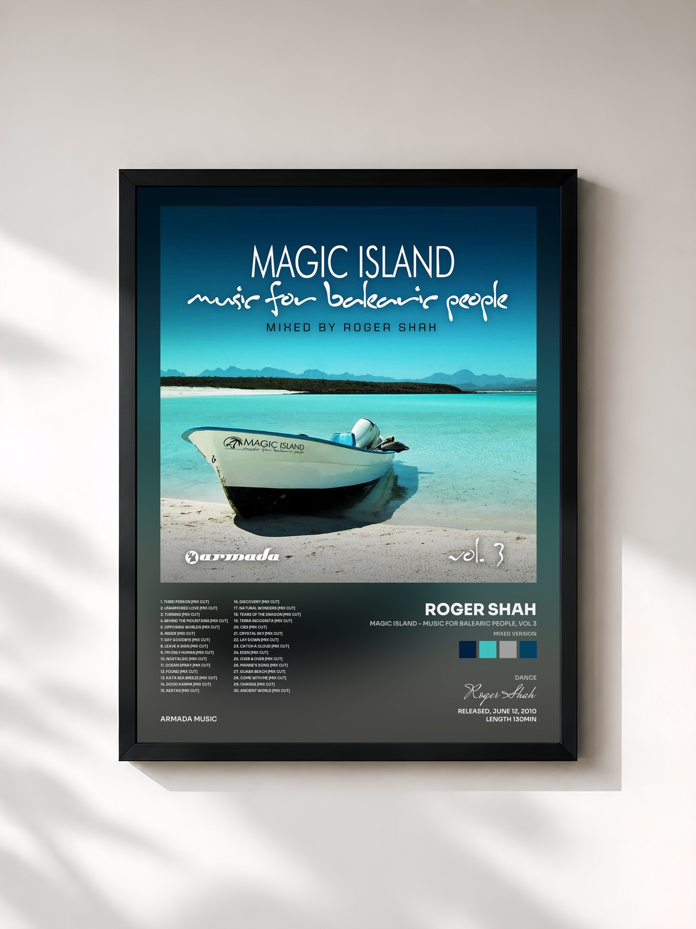 #noir Tableau de l'album Magic Island - Music For Balearic People, Vol 3 (Mixed Version) de Roger Shah, cadre noir, imprimé et encadré en France