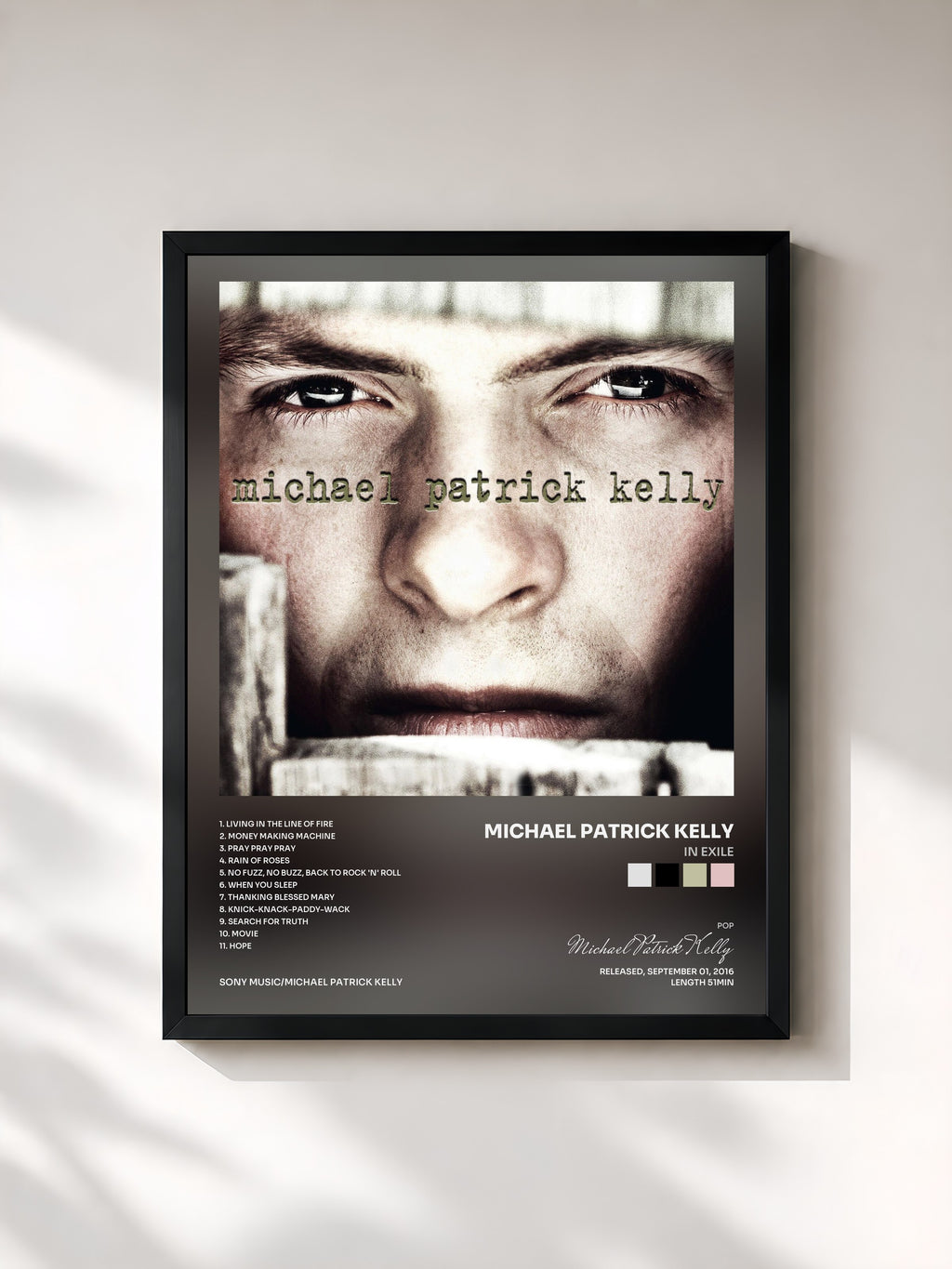 #noir Tableau de l'album In Exile de Michael Patrick Kelly, cadre noir, imprimé et encadré en France