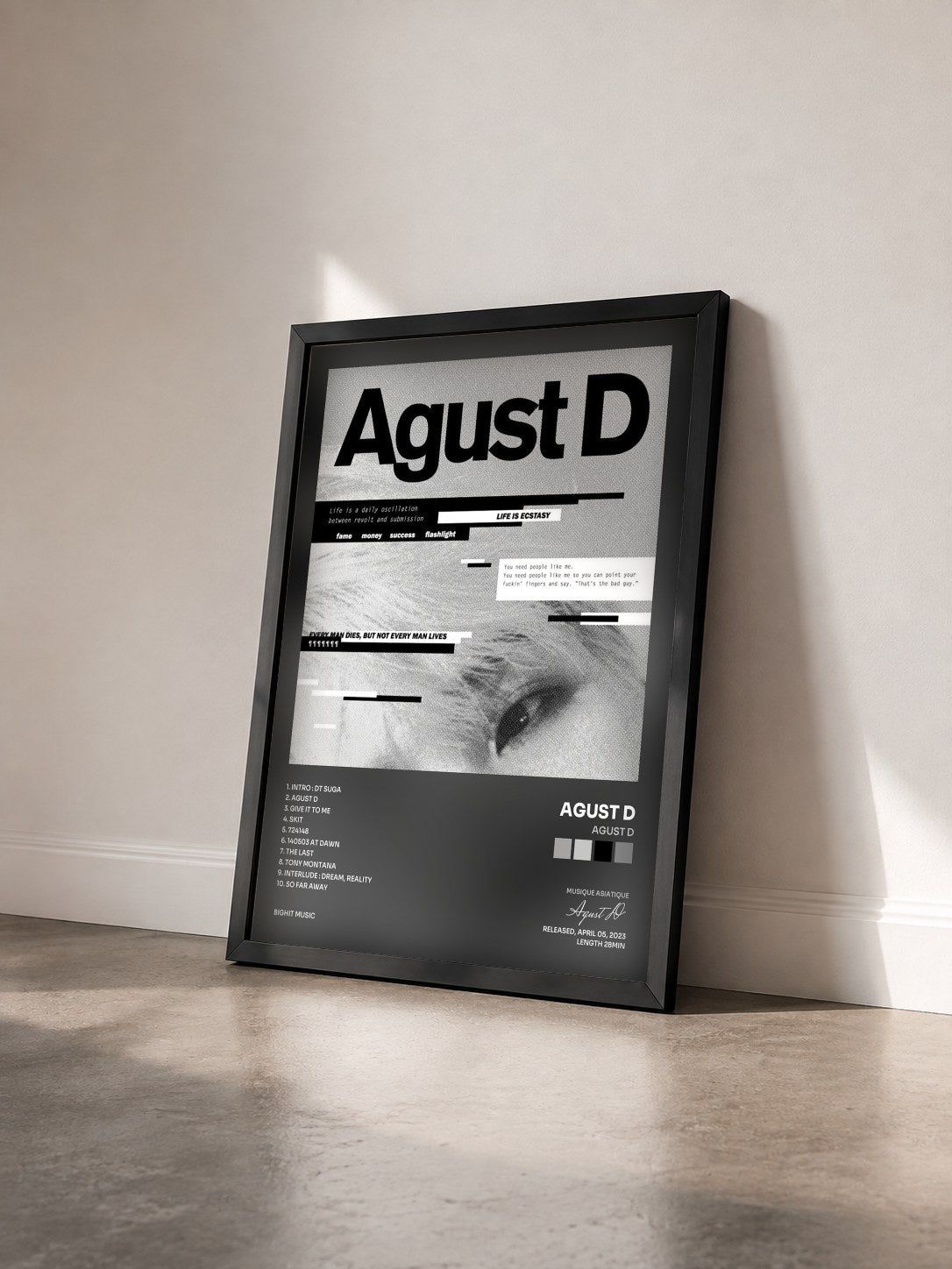 #noir Tableau de l'album Agust D de Agust D vu de trois quarts, cadre noir
