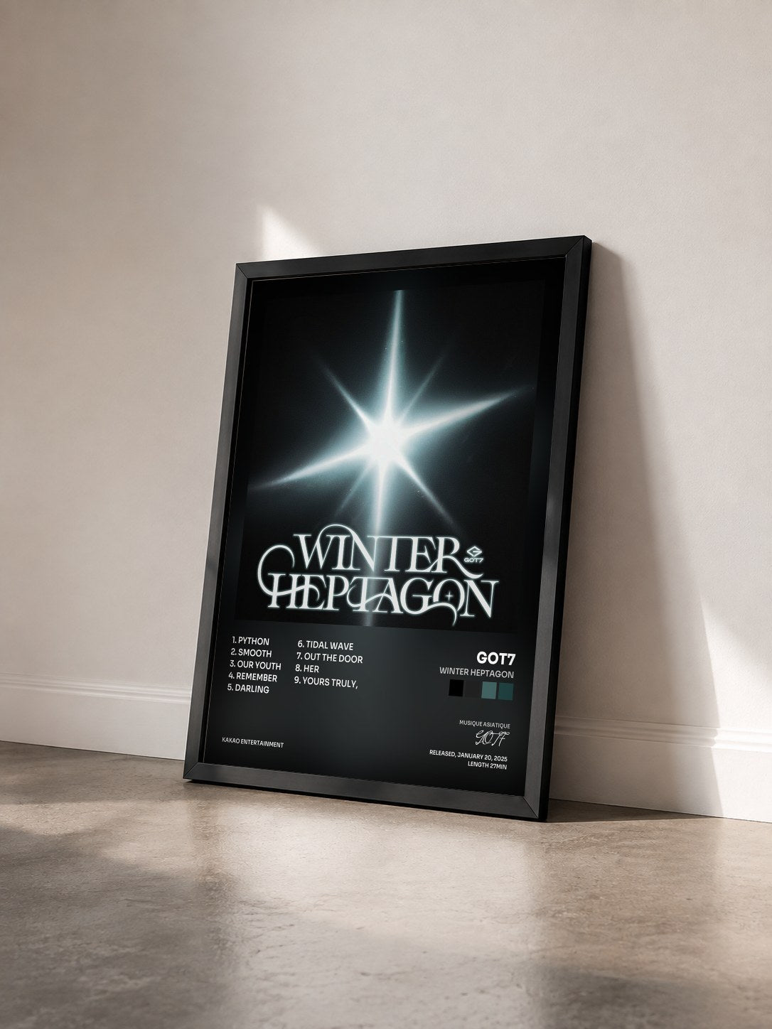 #noir Tableau de l'album WINTER HEPTAGON de GOT7 vu de trois quarts, cadre noir