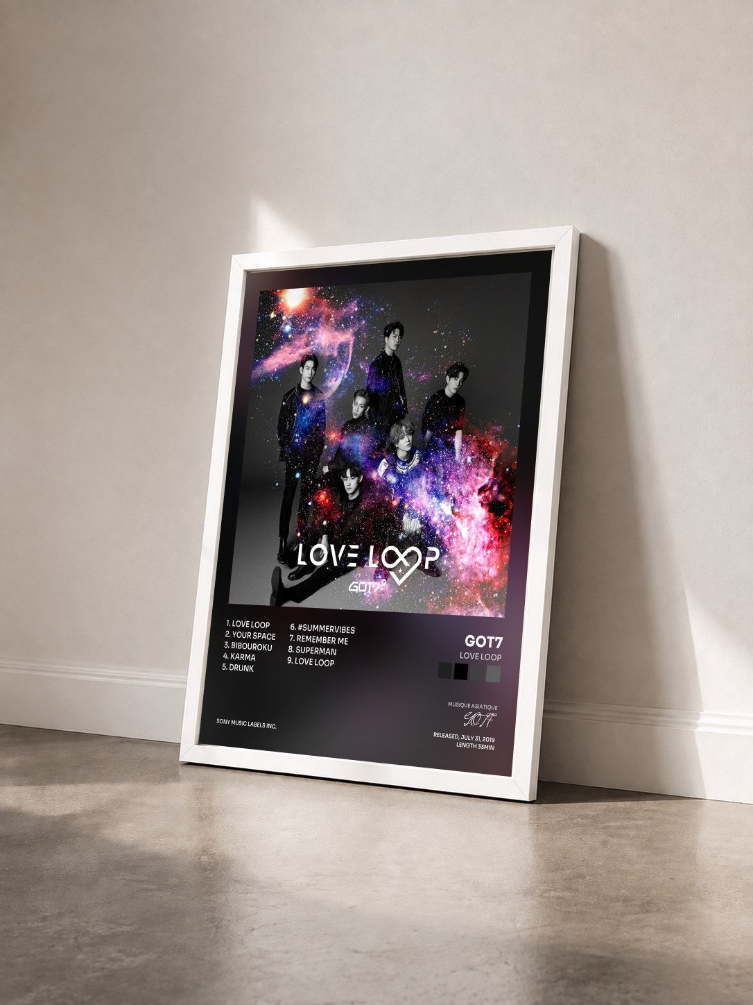 #blanc Tableau de l'album Love Loop de GOT7 vu de trois quarts, cadre blanc