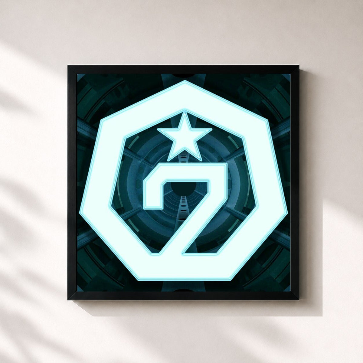 #noir Tableau carré de l'album Identify de GOT7, cadre noir 32x32 cm