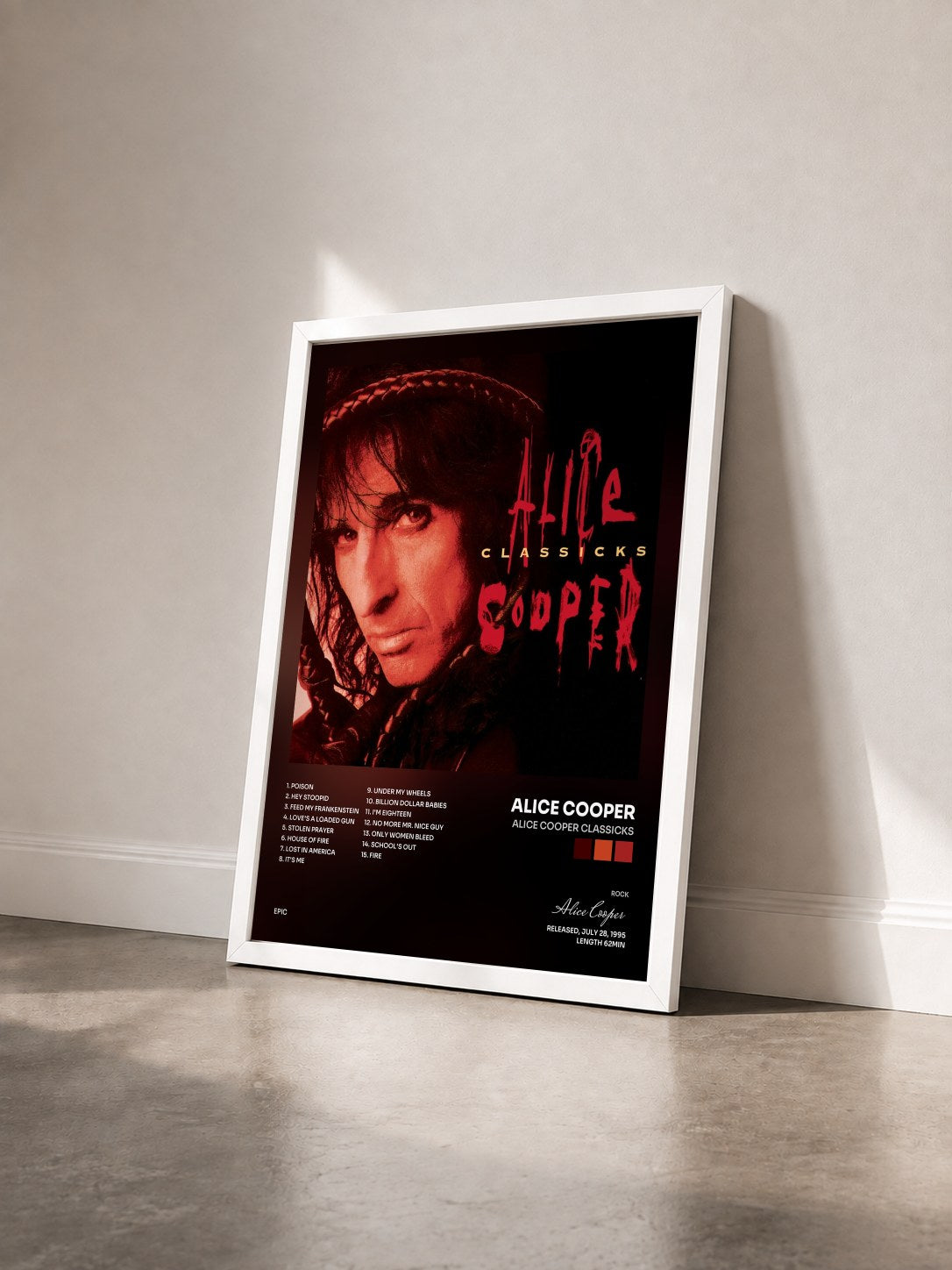 #blanc Alice Cooper Classicks di Alice Cooper in stampa incorniciata vista di tre quarti, cornice bianca