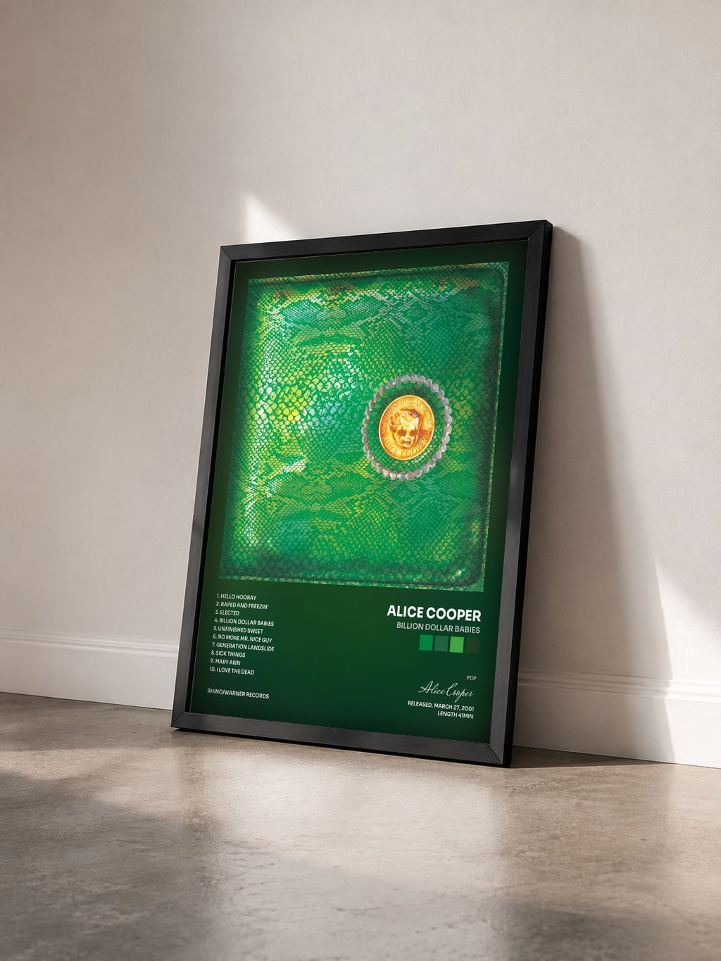 #noir Billion Dollar Babies di Alice Cooper in stampa incorniciata vista di tre quarti, cornice nera