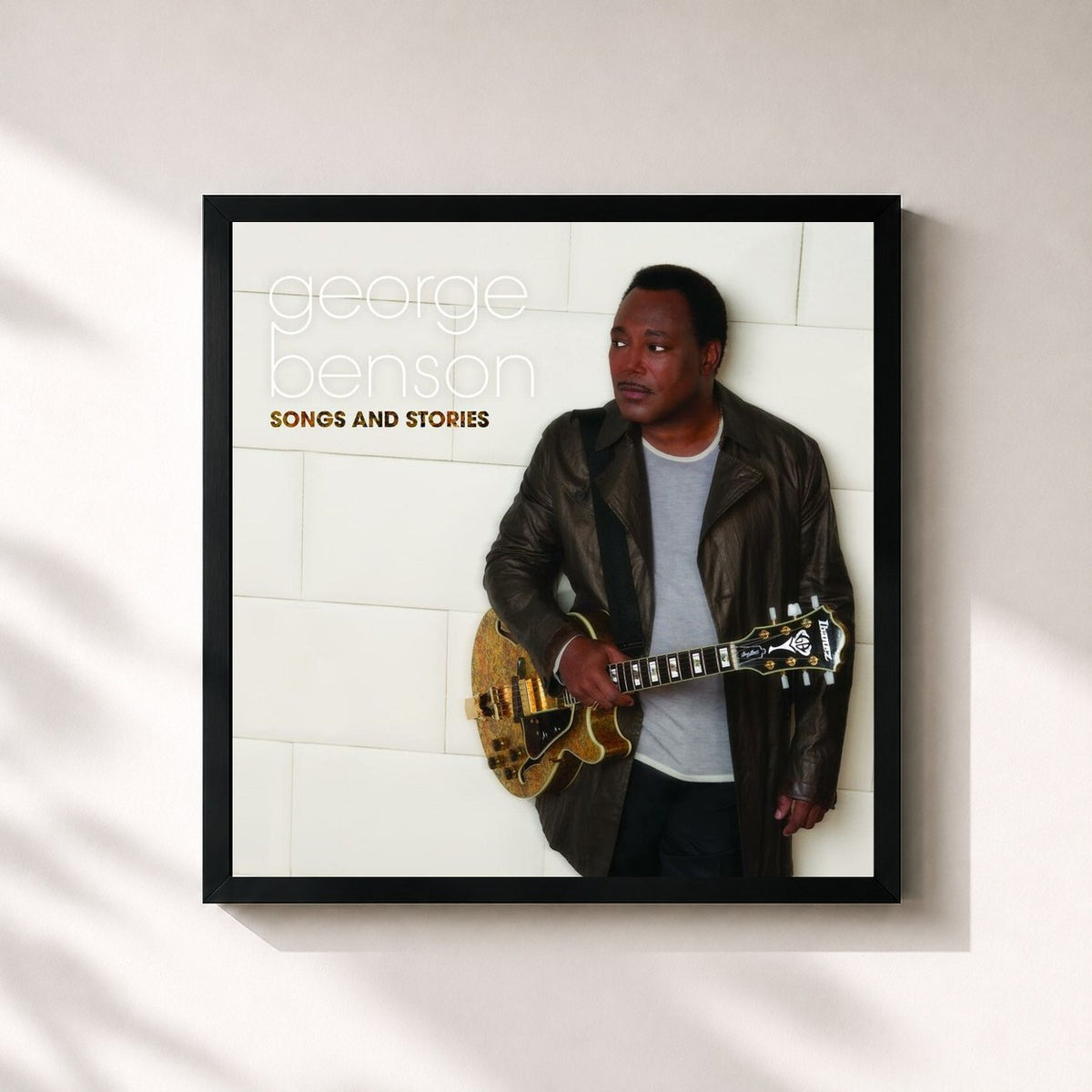 #noir Tableau carré de l'album Songs and Stories de George Benson, cadre noir 32x32 cm