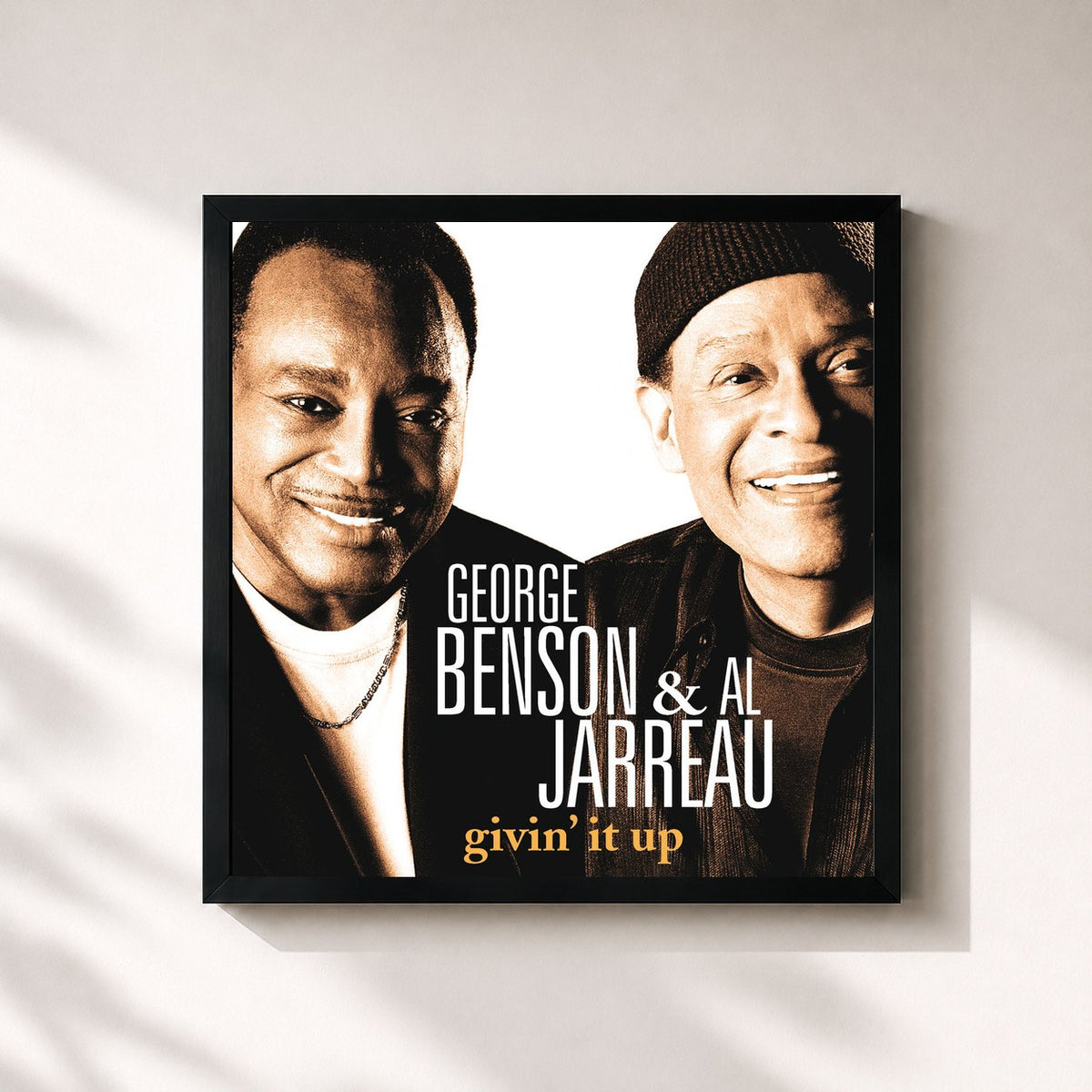 #noir Tableau carré de l'album Givin' It Up de George Benson, cadre noir 32x32 cm