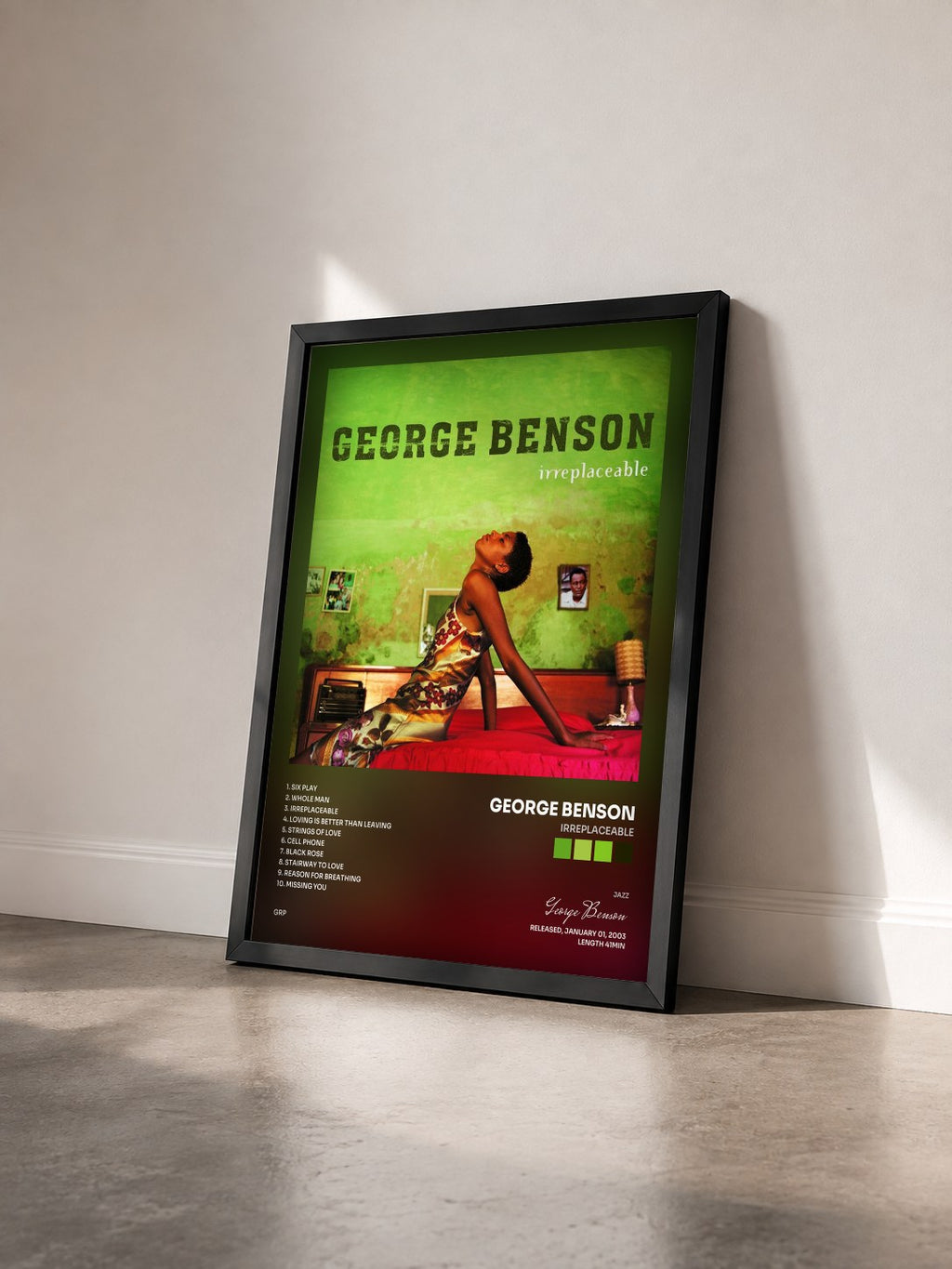 #noir Tableau de l'album Irreplaceable de George Benson vu de trois quarts, cadre noir