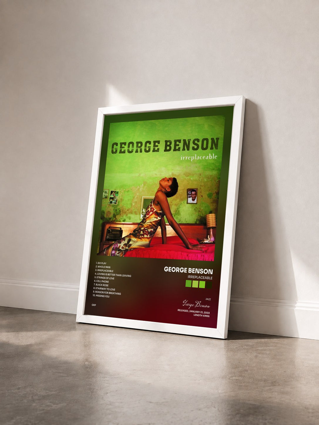 #blanc Tableau de l'album Irreplaceable de George Benson vu de trois quarts, cadre blanc