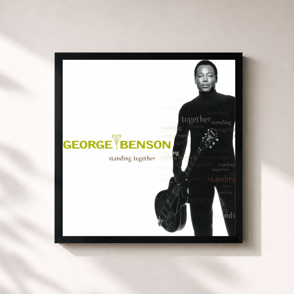 #noir Tableau carré de l'album Standing Together de George Benson, cadre noir 32x32 cm