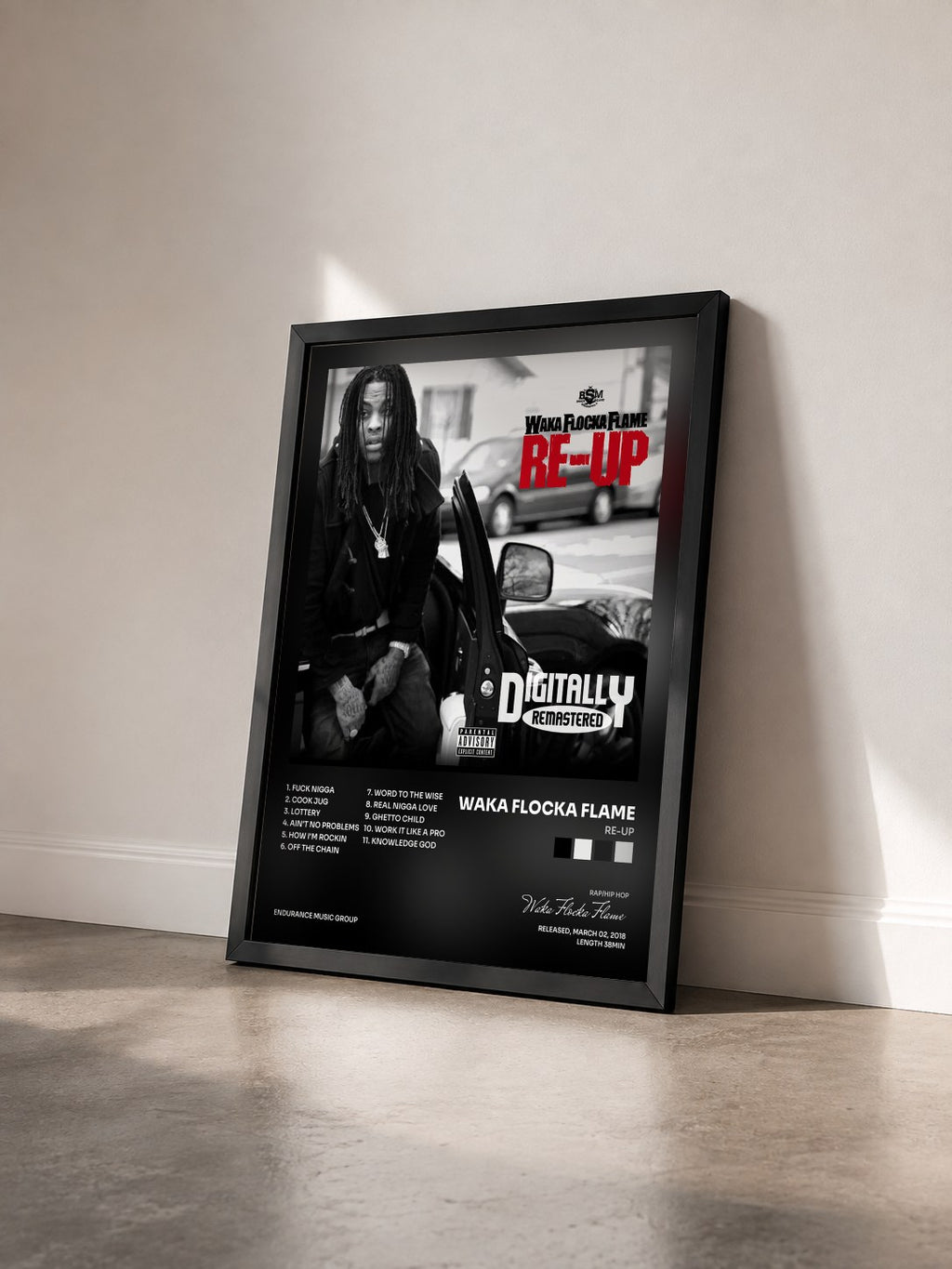 #noir Tableau de l'album Re-Up de Waka Flocka Flame vu de trois quarts, cadre noir