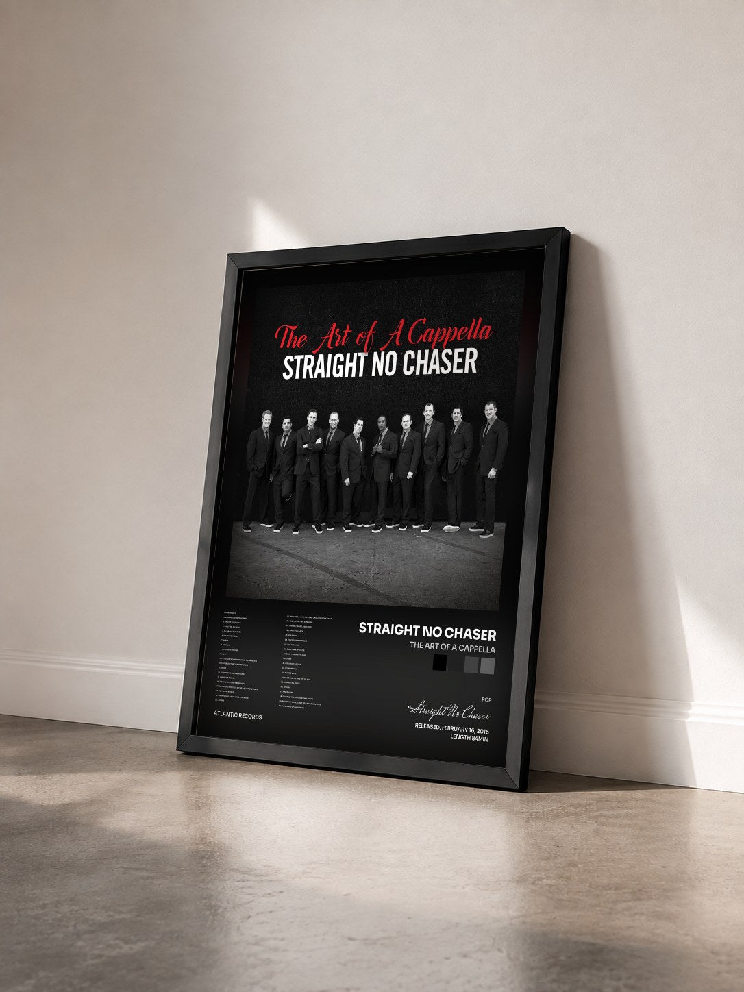 #noir Tableau de l'album The Art of a Cappella de Straight No Chaser vu de trois quarts, cadre noir