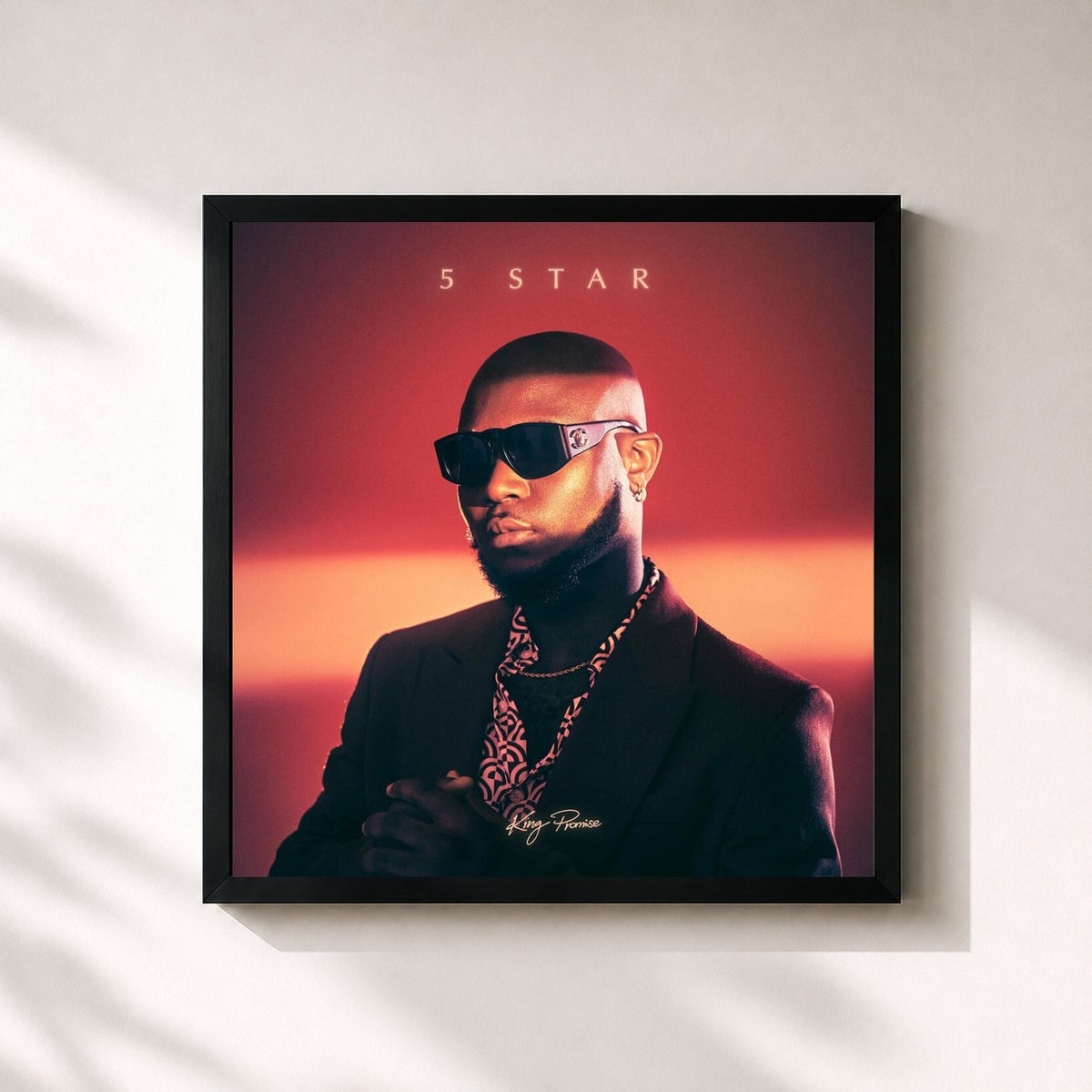 #noir Tableau carré de l'album 5 Star de King Promise, cadre noir 32x32 cm