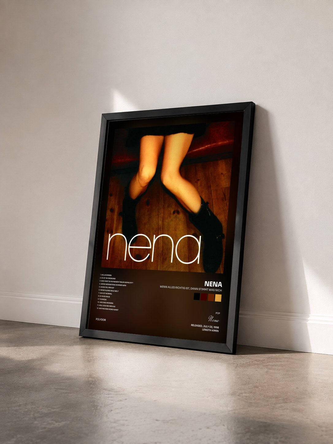 #noir Tableau de l'album Wenn Alles Richtig Ist, Dann Stimmt Was Nich de Nena vu de trois quarts, cadre noir
