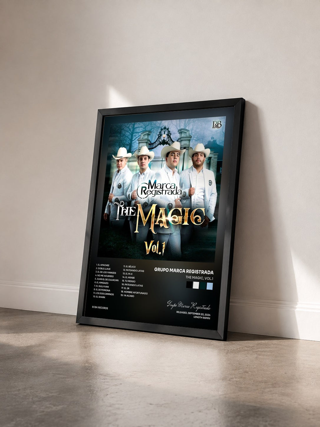 #noir Tableau de l'album The Magic, Vol.1 de Grupo Marca Registrada vu de trois quarts, cadre noir