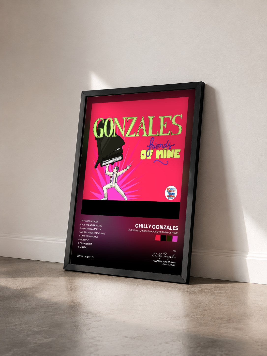 #noir Tableau de l'album Le Guinness World Record 'Friends of Mine' de Chilly Gonzales vu de trois quarts, cadre noir