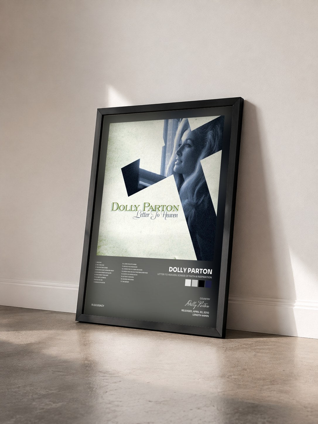 #noir Tableau de l'album Letter To Heaven: Songs Of Faith & Inspiration de Dolly Parton vu de trois quarts, cadre noir