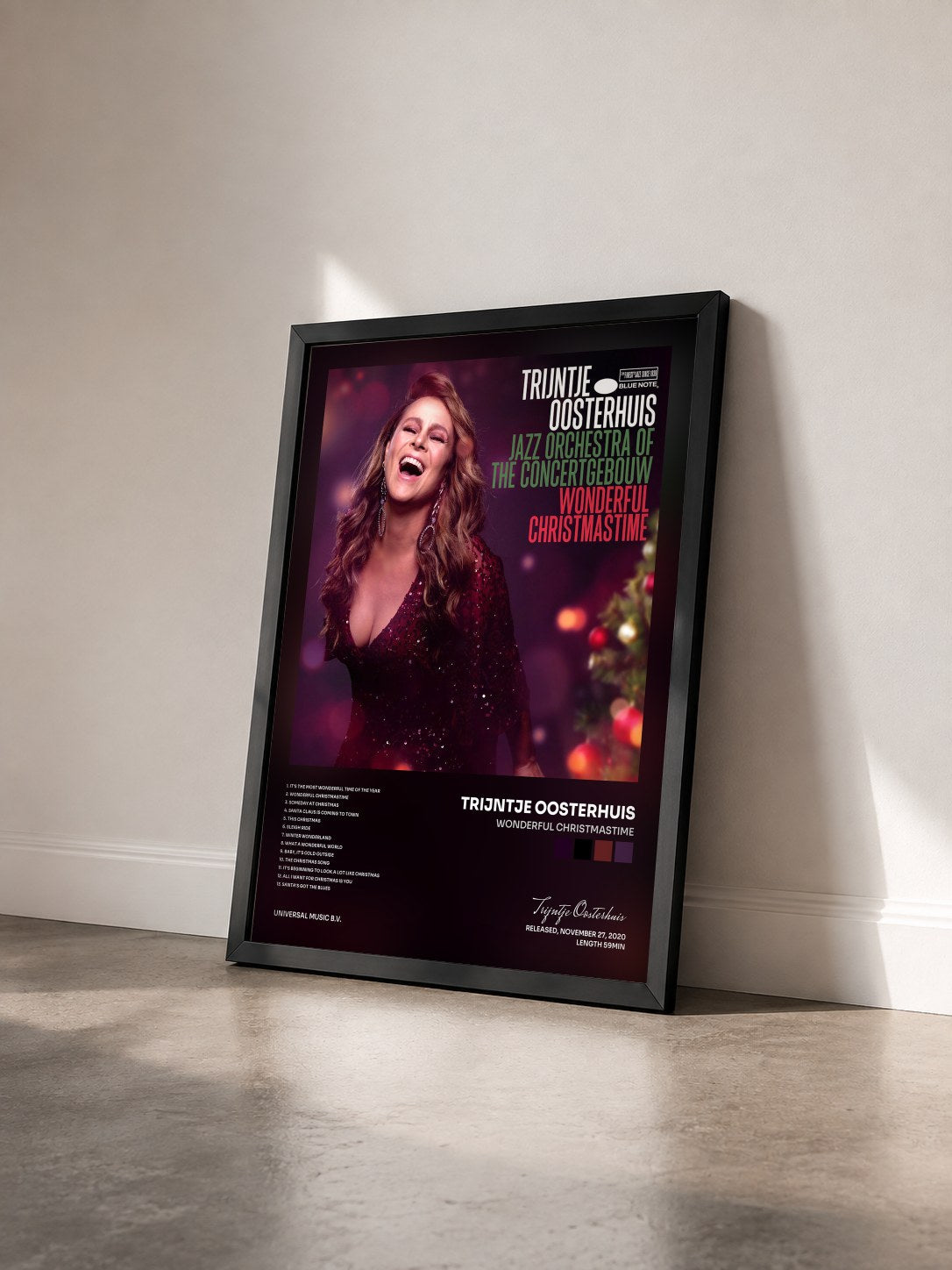 #noir Tableau de l'album Wonderful Christmastime de Trijntje Oosterhuis vu de trois quarts, cadre noir