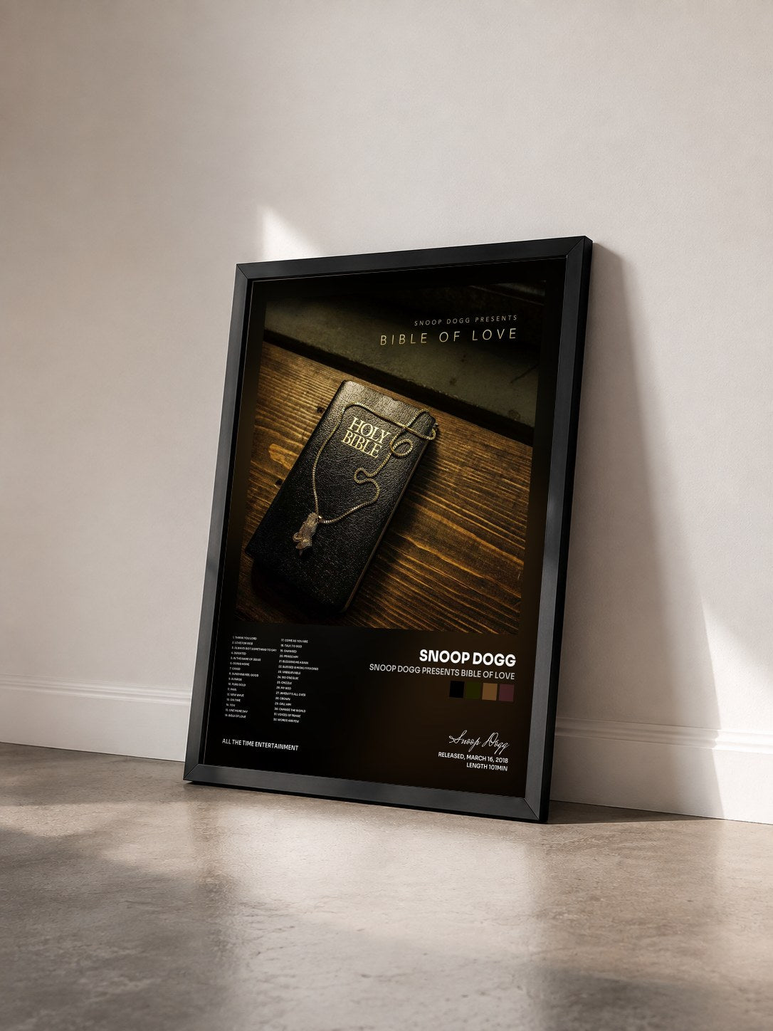 #noir Tableau de l'album Snoop Dogg Presents Bible of Love de Snoop Dogg vu de trois quarts, cadre noir