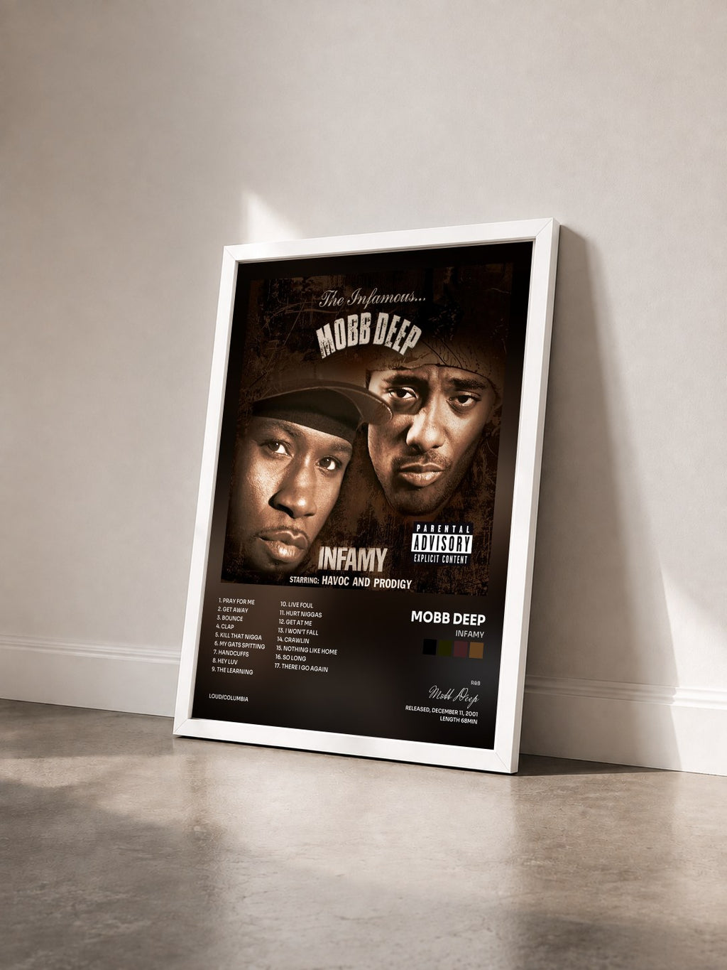#blanc Infamy de Mobb Deep en lámina enmarcada vista de tres cuartos, marco blanco