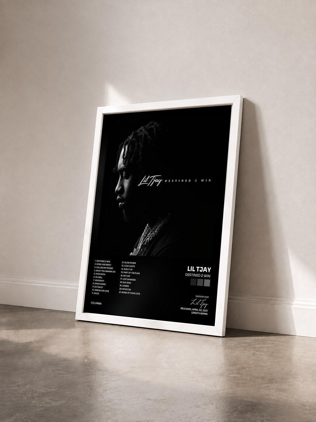 #blanc Tableau de l'album Destined 2 Win de Lil Tjay vu de trois quarts, cadre blanc