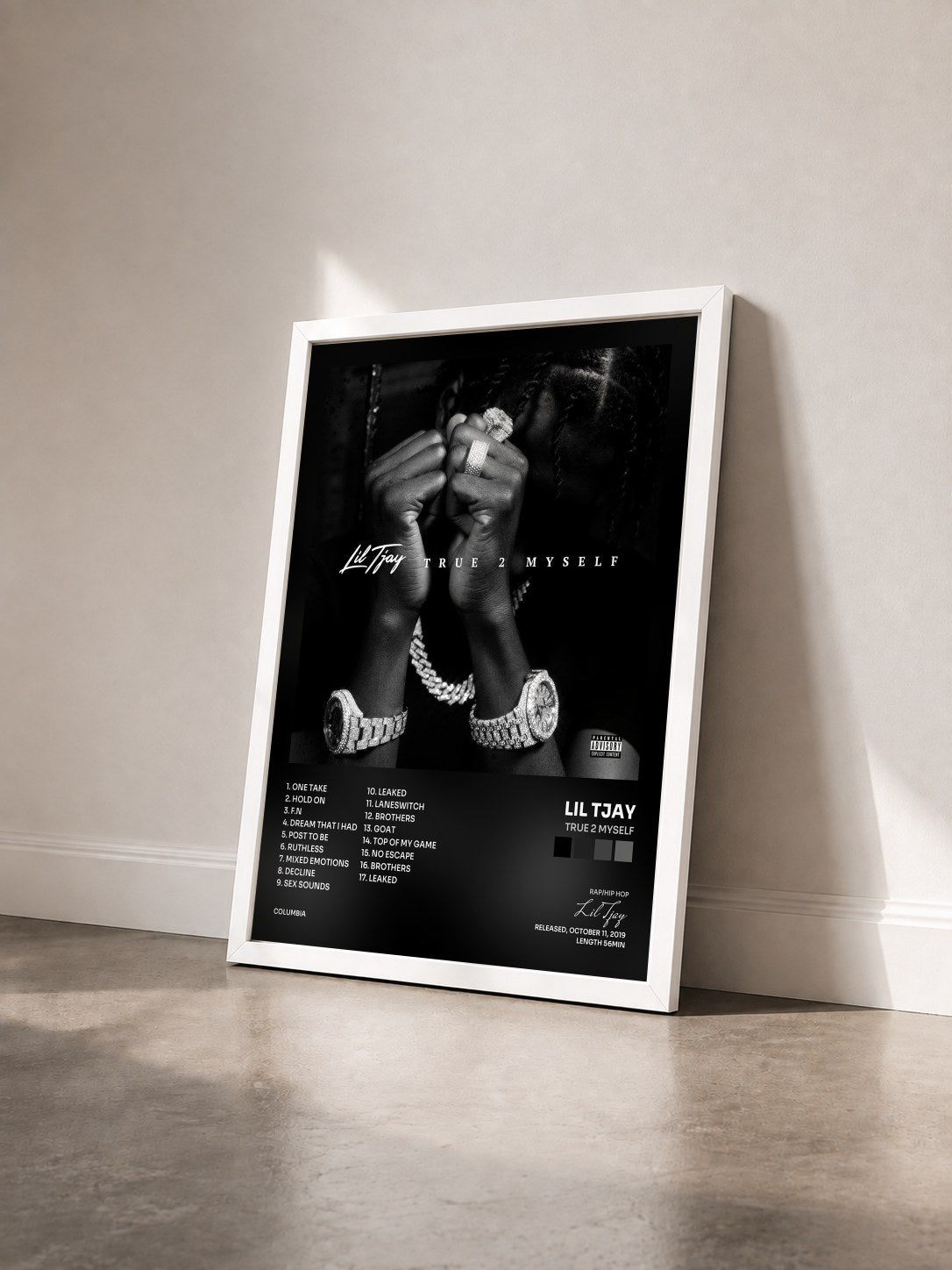 #blanc Tableau de l'album True 2 Myself de Lil Tjay vu de trois quarts, cadre blanc